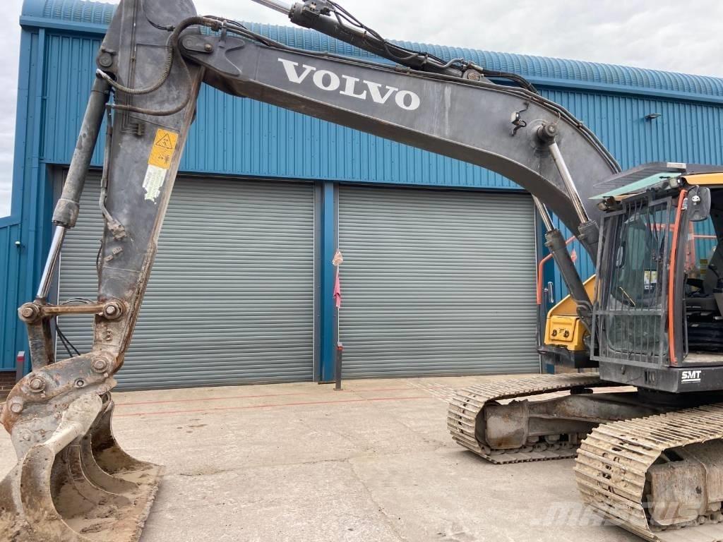 Volvo EC220El حفارات زحافة