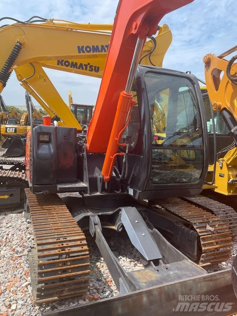 Hitachi ZX 70 حفارات زحافة
