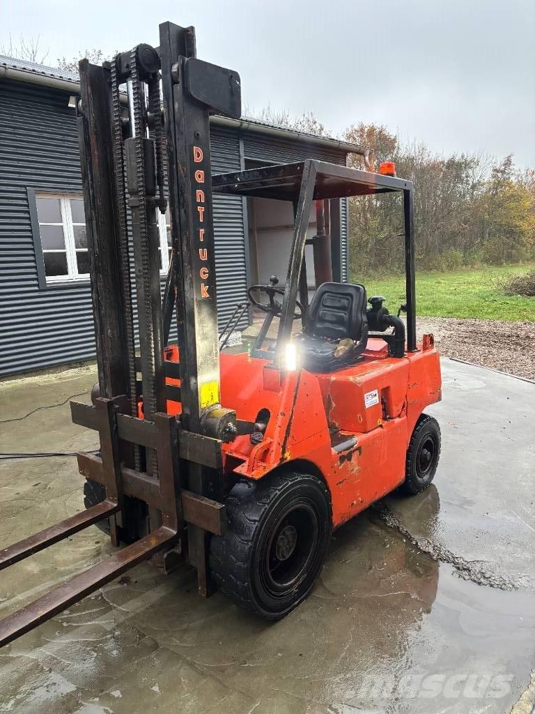 Jelau truck شاحنات الديزل