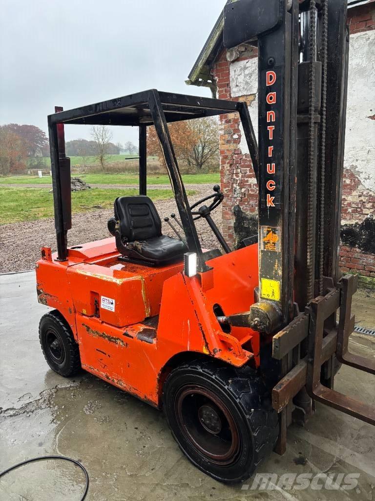 Jelau truck شاحنات الديزل