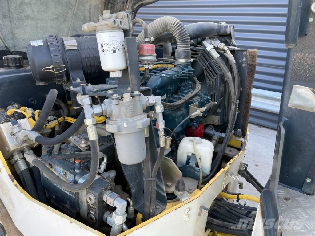 Bomag BW 135 AD-5 مداحل ثنائية الاسطوانة