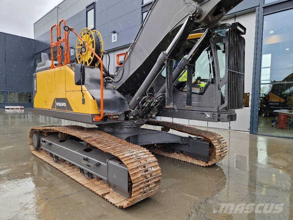 Volvo EC250EL حفارات زحافة