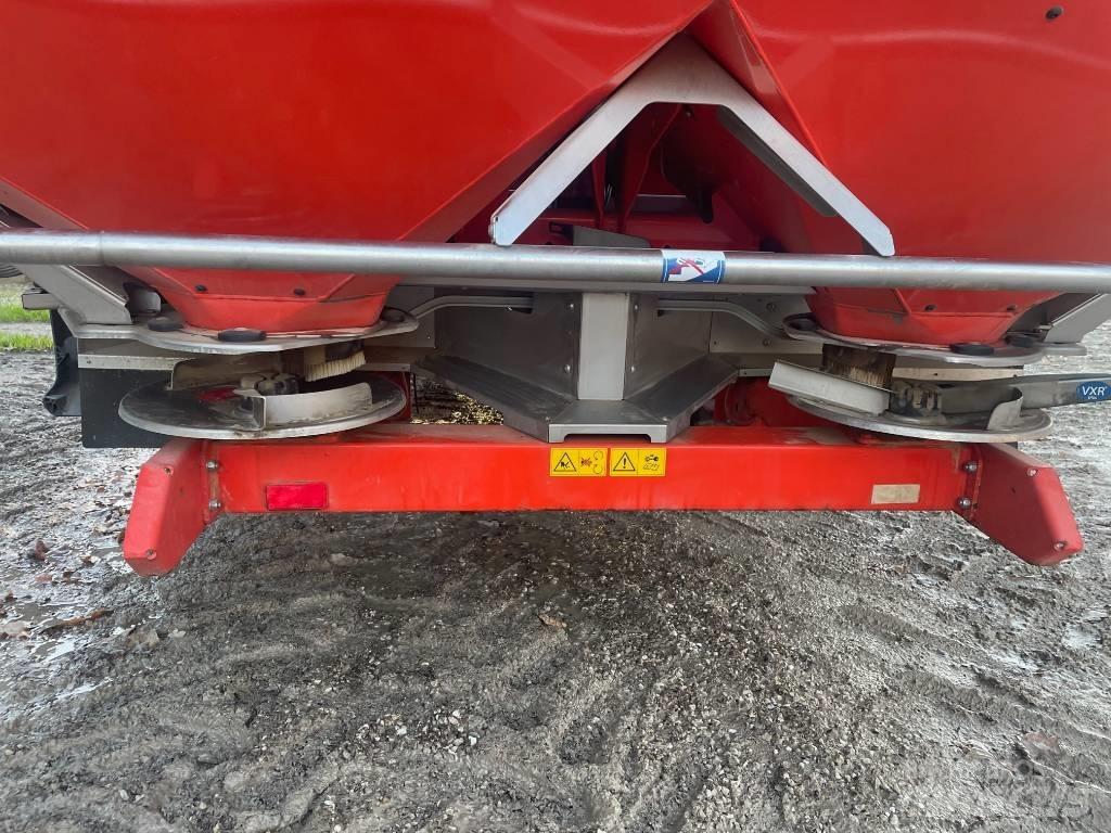 Kuhn Axis 40.1 معدات فرد المواد المعدنية