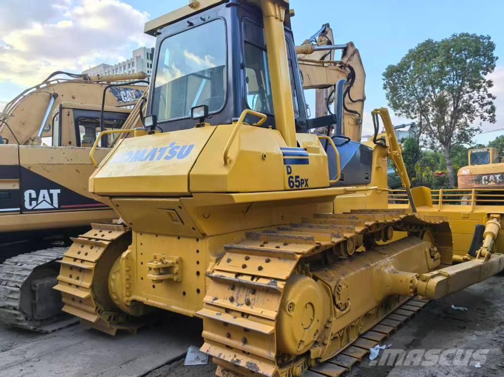 Komatsu D 65 PX-12 بلدوزرات مجنزرة