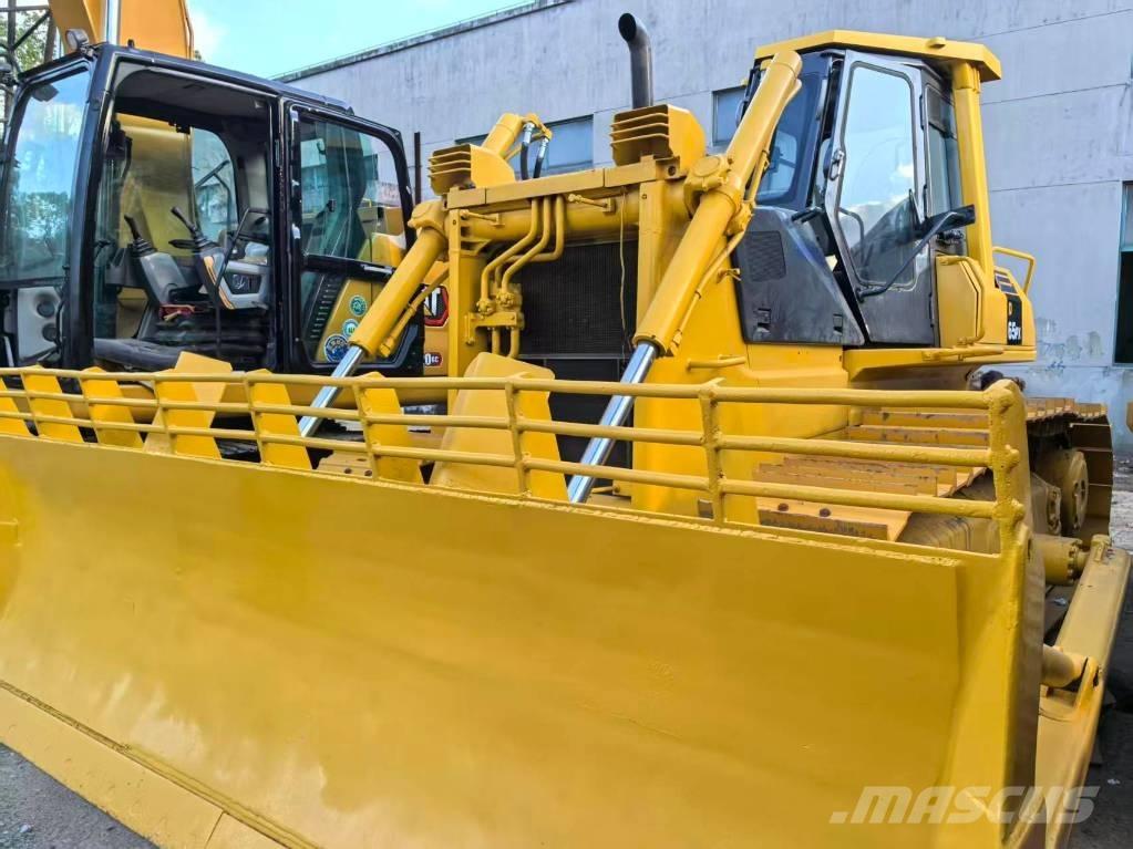 Komatsu D 65 PX-12 بلدوزرات مجنزرة
