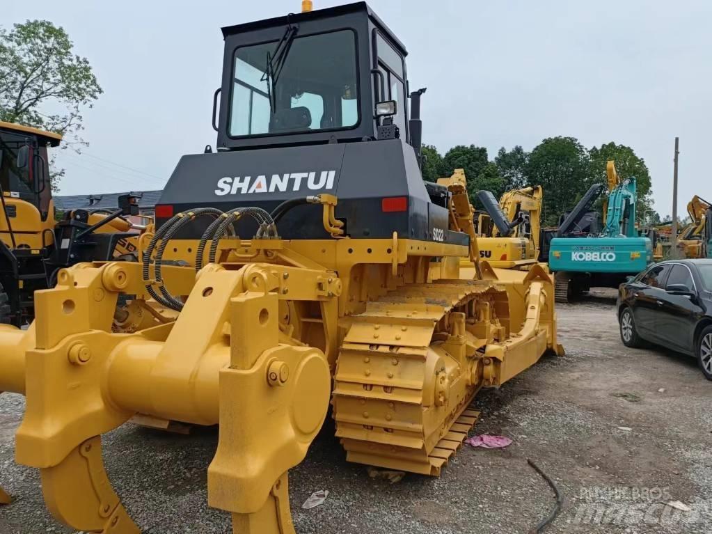 Shantui D22 بلدوزرات مجنزرة