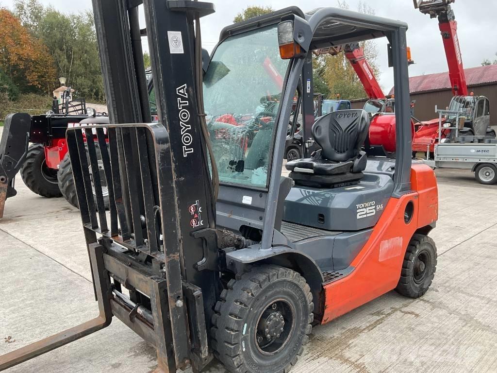 Toyota 02-8 FGF 25 شاحنات LPG