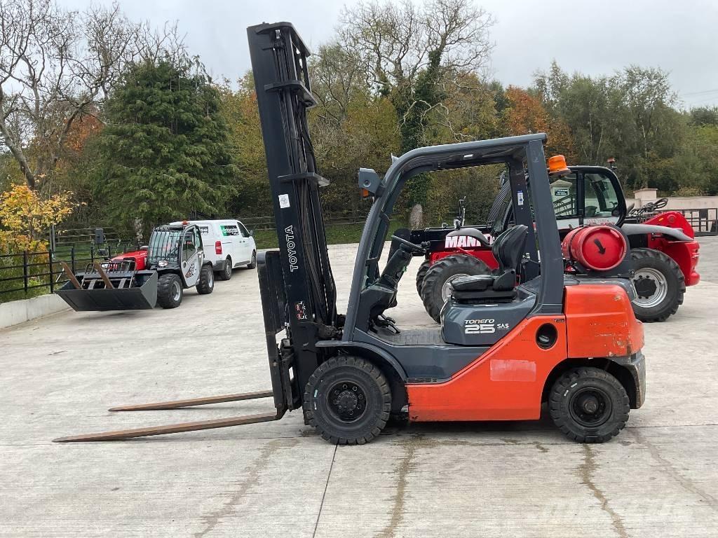 Toyota 02-8 FGF 25 شاحنات LPG