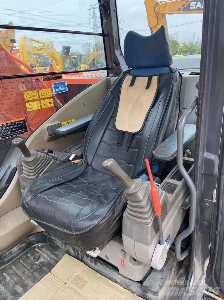 Hitachi ZX 240 حفارات زحافة