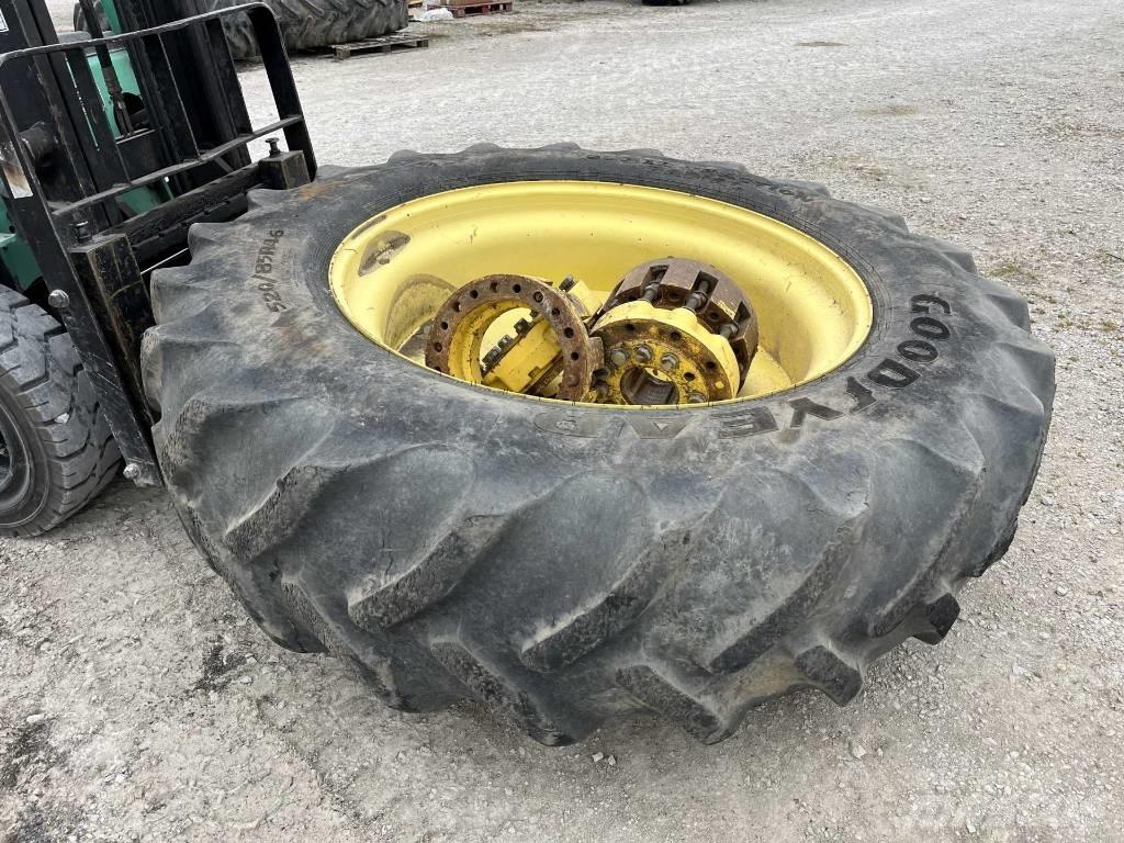 John Deere 7260 R الجرارات