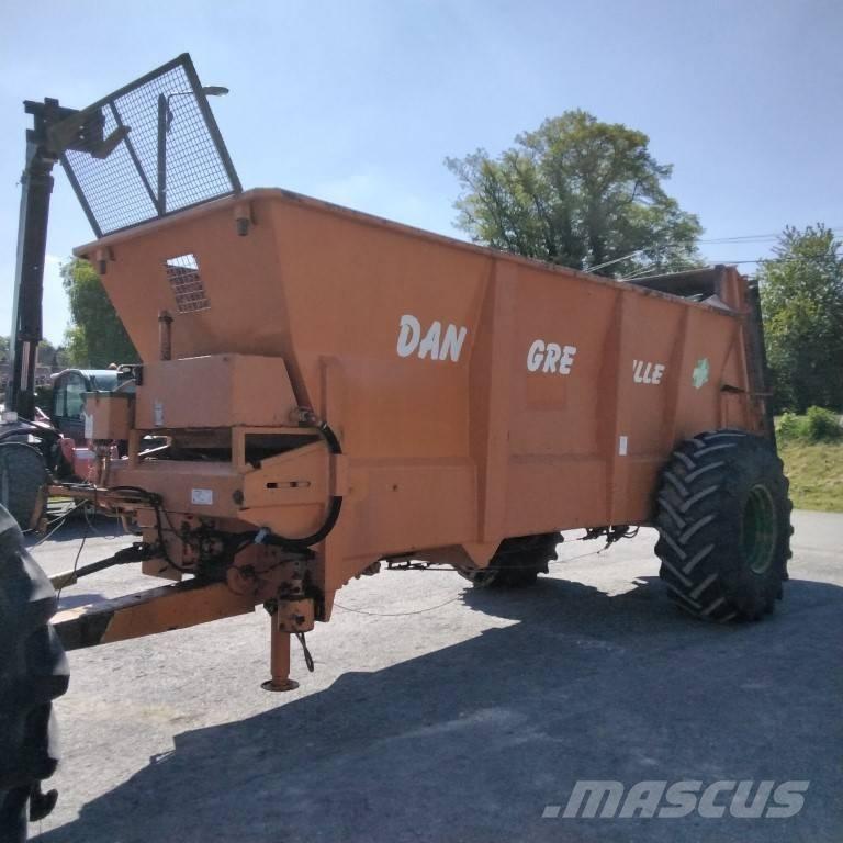 Dangreville EV 10 B1 معدات توزيع السماد العضوي