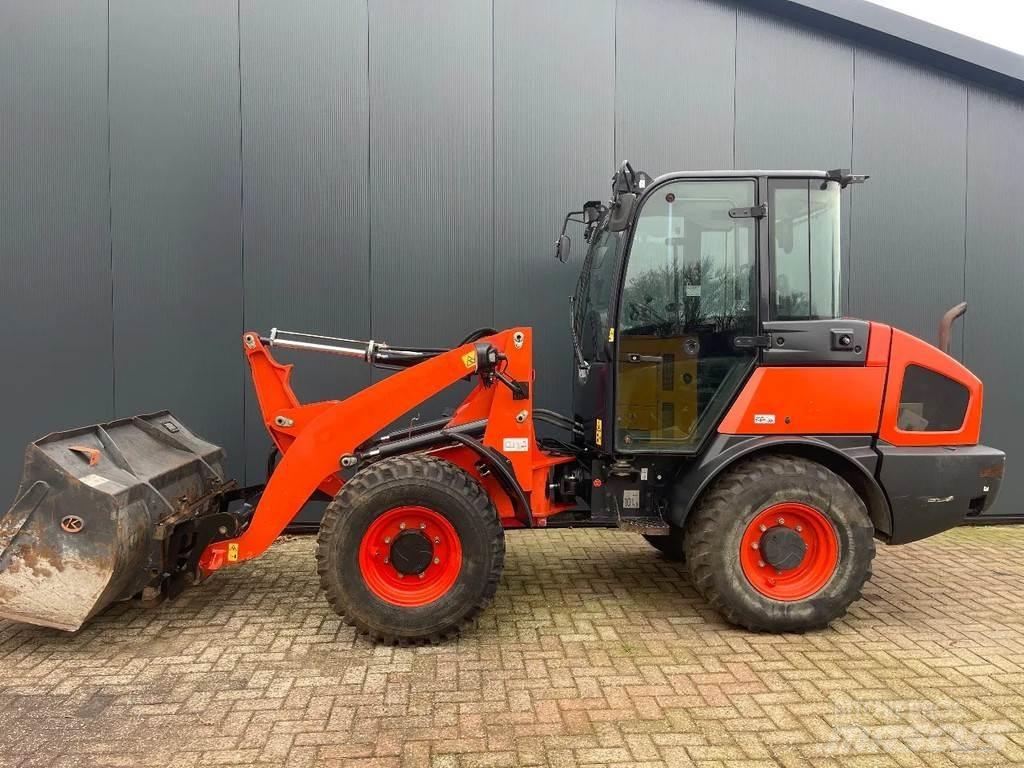 Kubota R065 لوادر بعجل