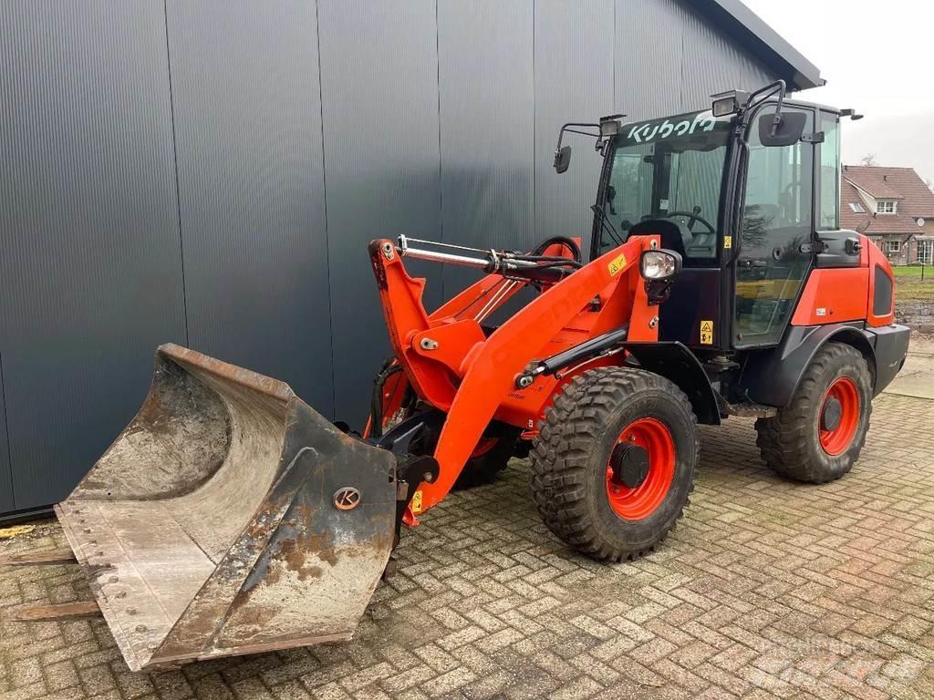 Kubota R065 لوادر بعجل