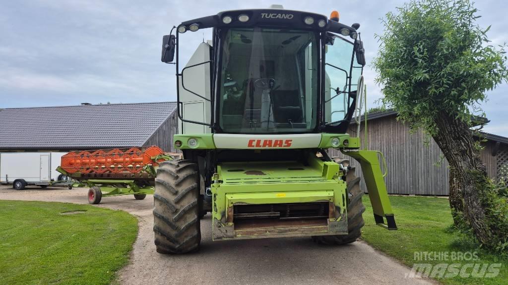 CLAAS Tucano 440 حصادات