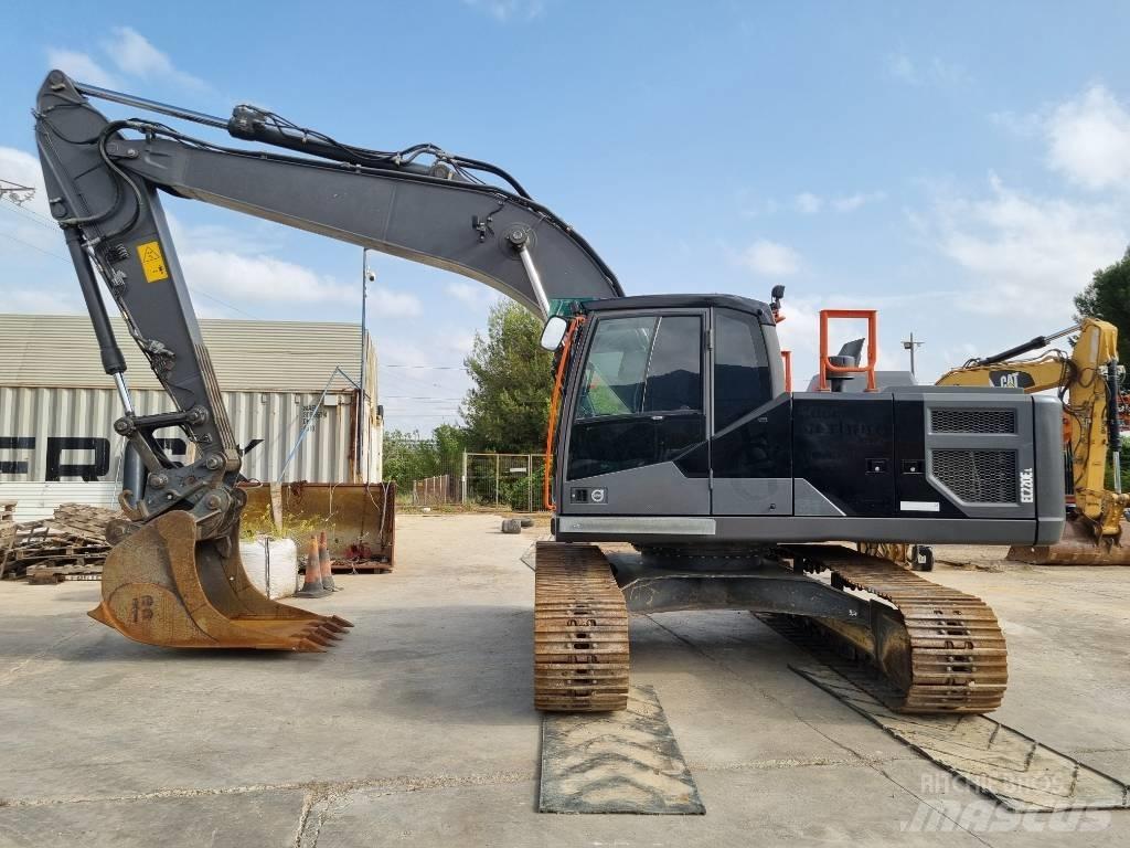 Volvo EC220EL حفارات زحافة