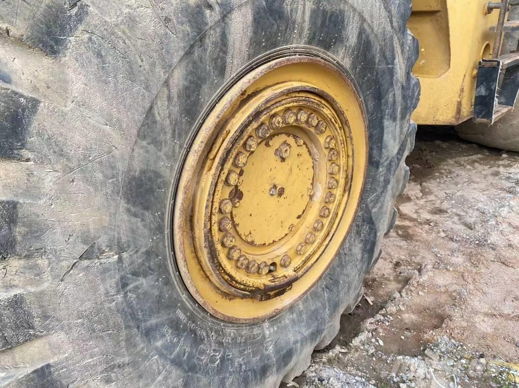CAT 980 G لوادر بعجل