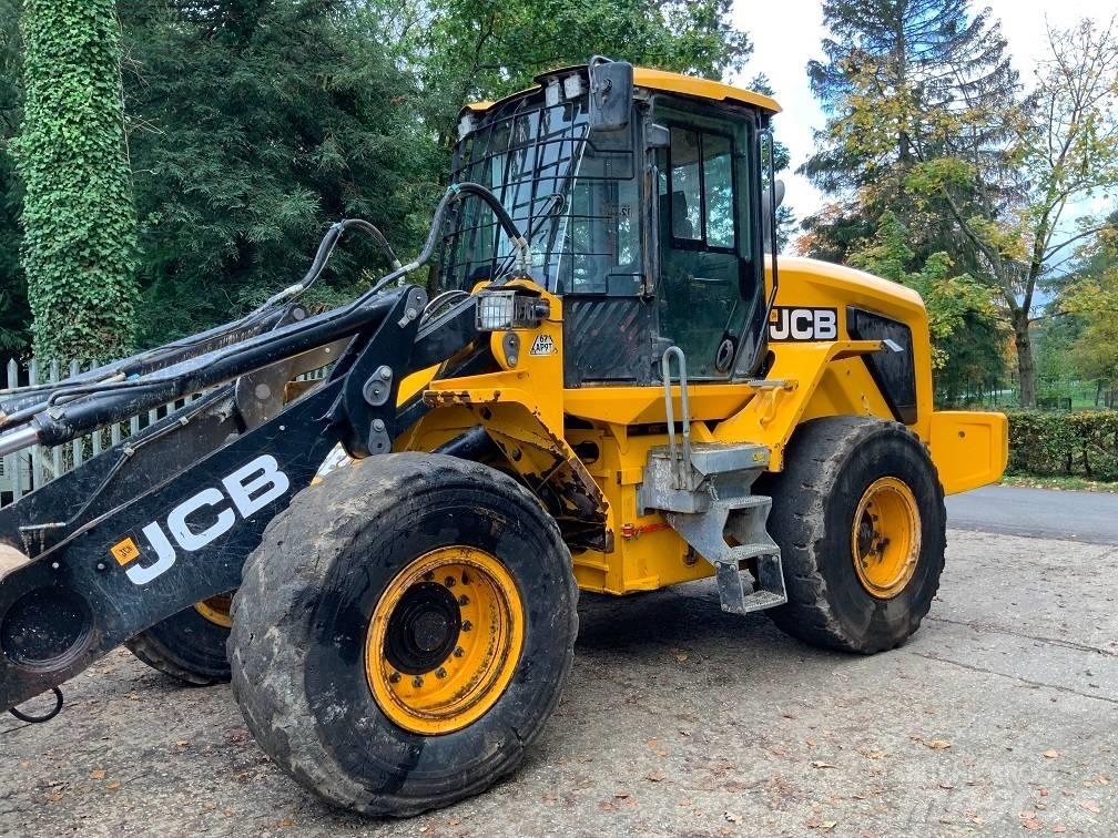 JCB 437 HT لوادر بعجل