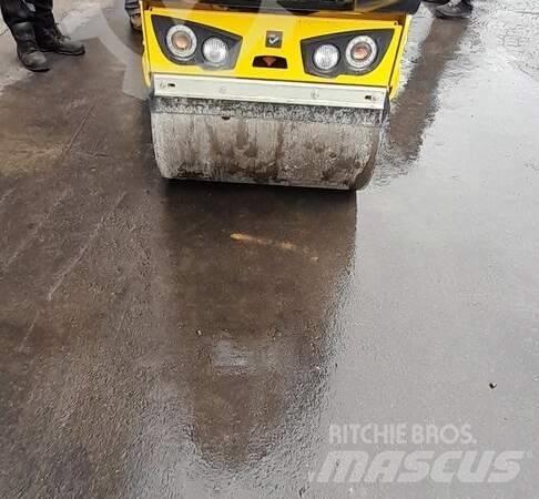 Bomag BW 80 AD-5 مداحل ثنائية الاسطوانة