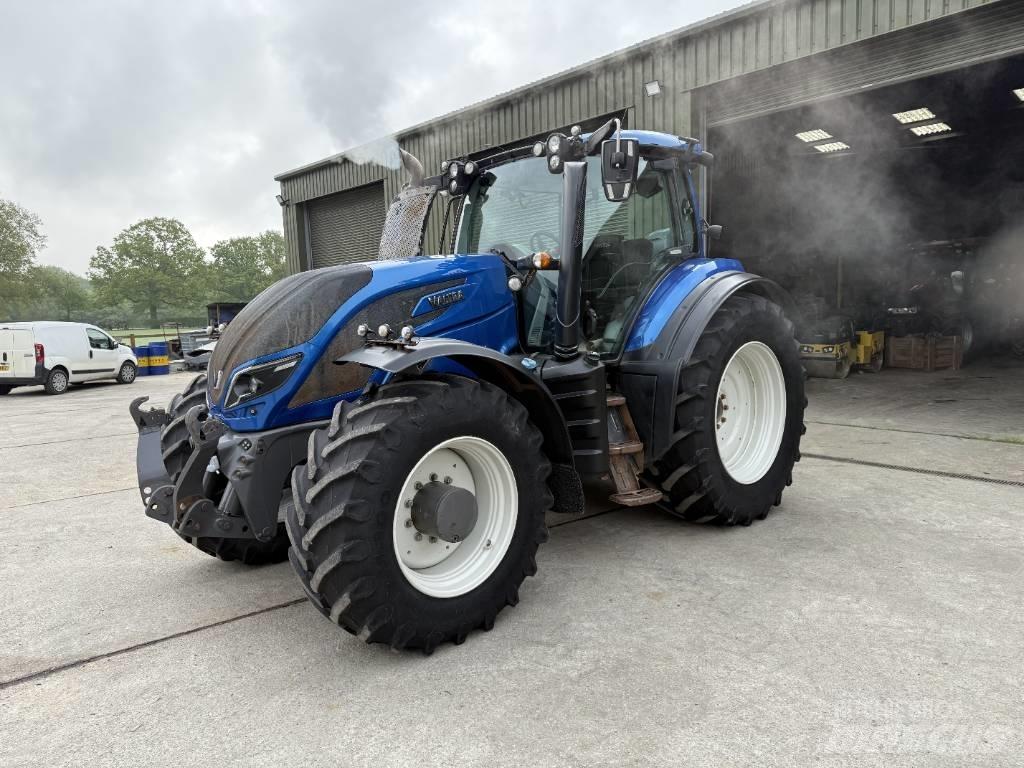 Valtra T 234 Versu الجرارات