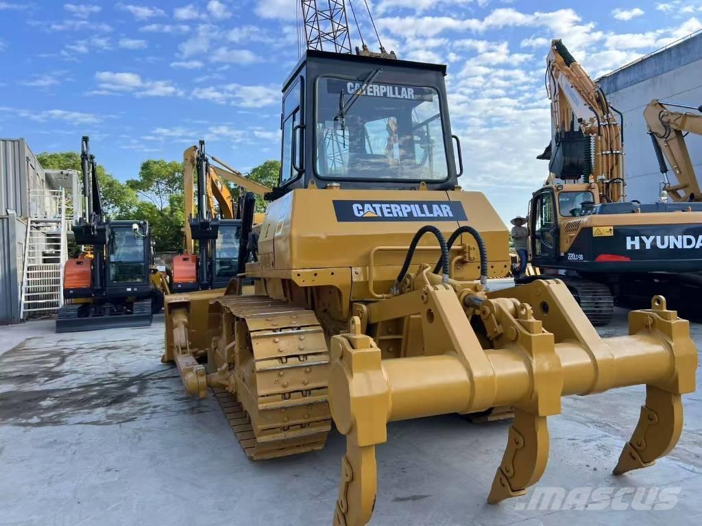 CAT D 7 G بلدوزرات مجنزرة
