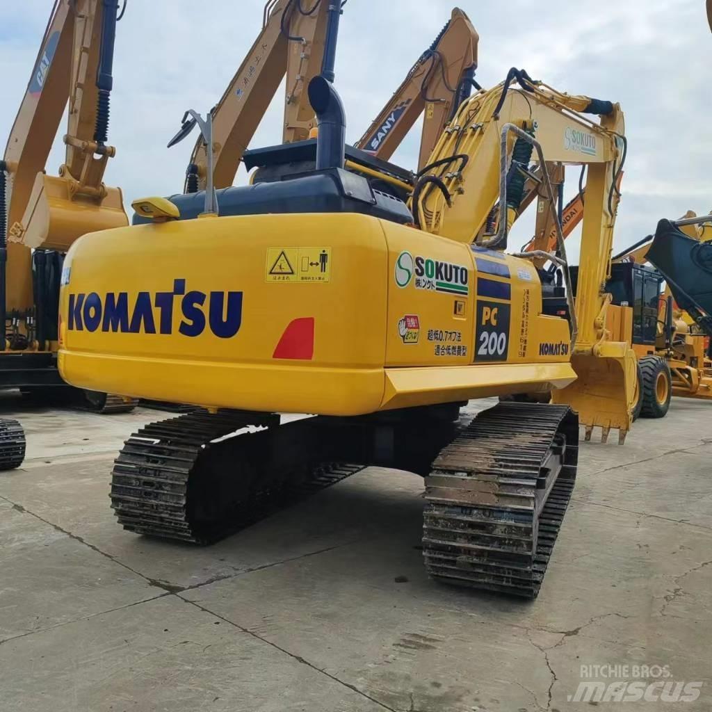 Komatsu PC200-8N1 حفارات زحافة