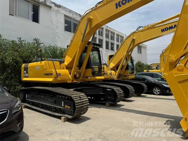 Komatsu PC 220-8 حفارات زحافة