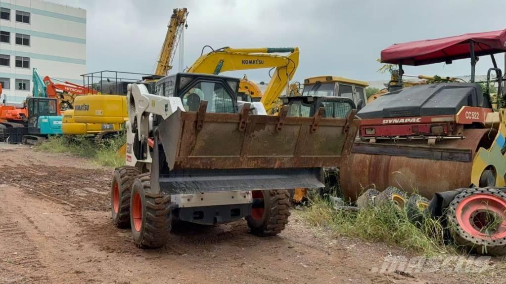 Bobcat S 300 لوادر انزلاقية التوجيه