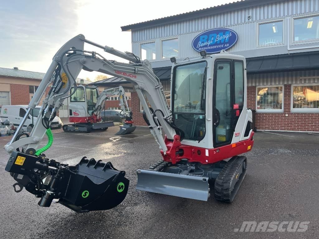Takeuchi TB 225 حفارات صغيرة أقل من 7 طن (حفارات صغيرة)