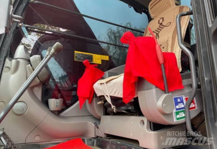 Hitachi 200-3 حفارات زحافة