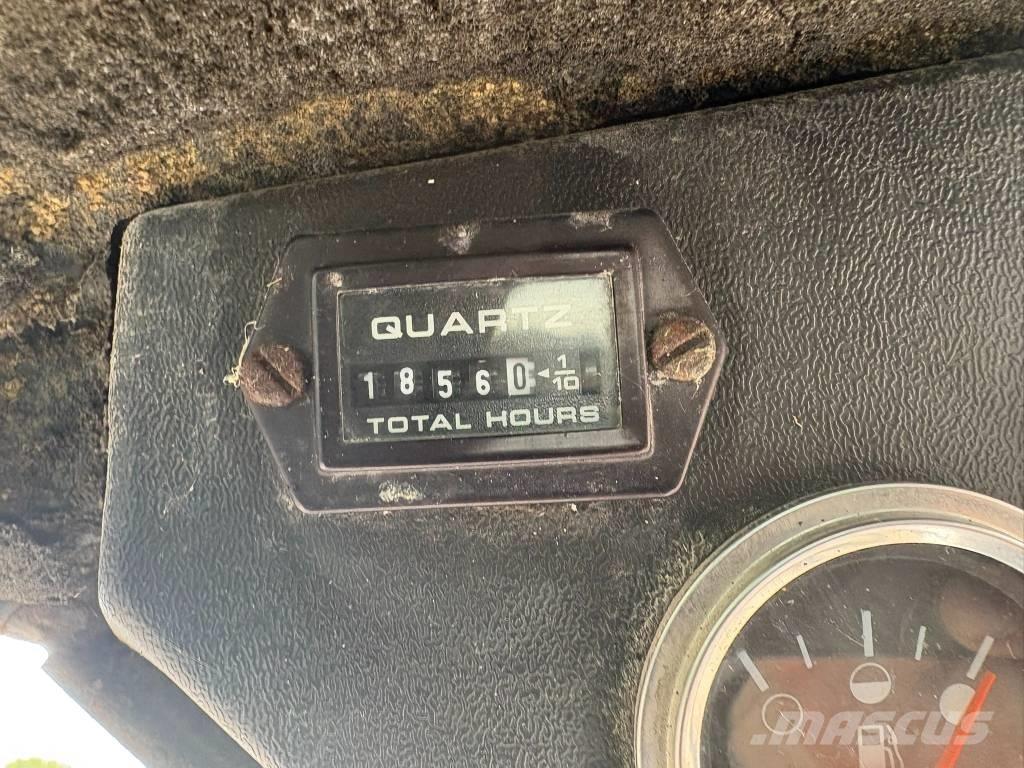 Bobcat 753 لوادر انزلاقية التوجيه