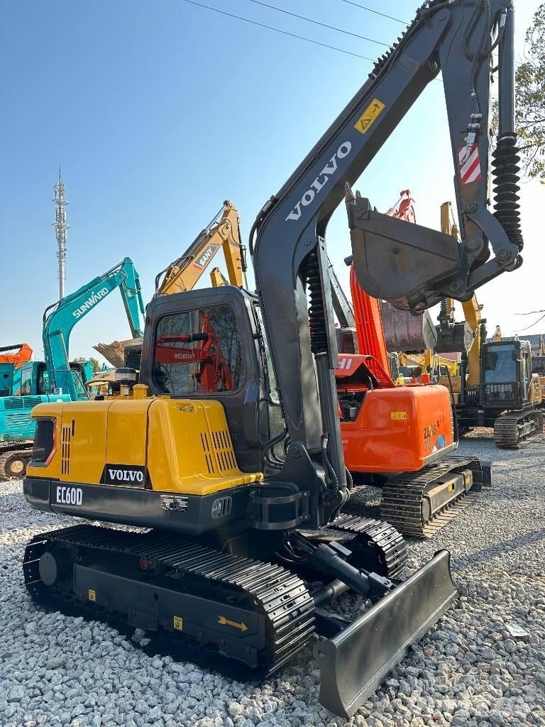 Volvo EC 60 D حفارات زحافة