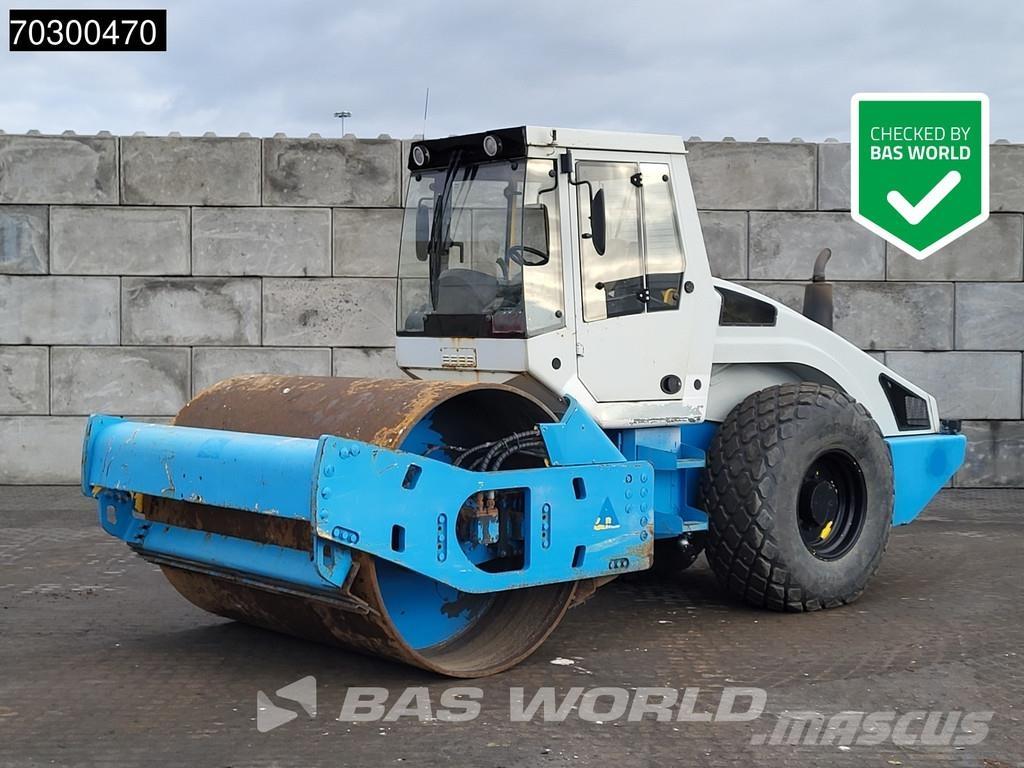 Bomag BW213 D-4 مداحل أحادية الأسطوانة