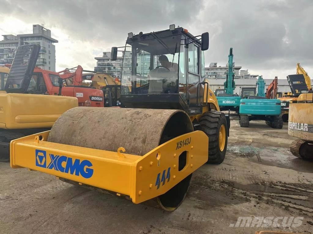 XCMG XS 143 J مداحل أحادية الأسطوانة