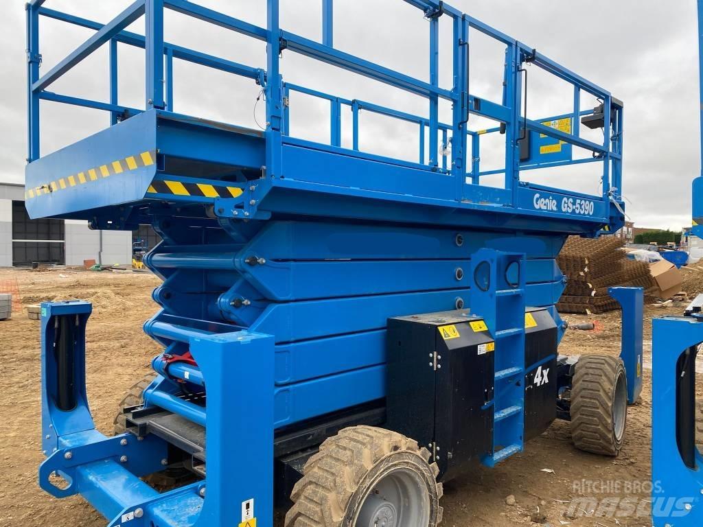 Genie GS 4390 RT رافعات مقصية الشكل