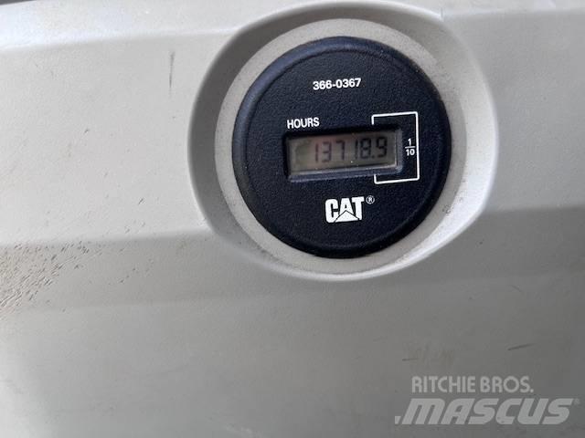 CAT 323 EL حفارات زحافة