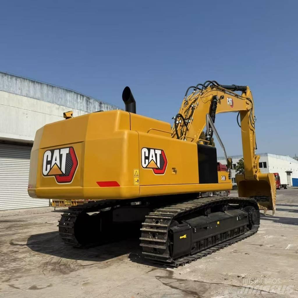 CAT 349 D L حفارات زحافة