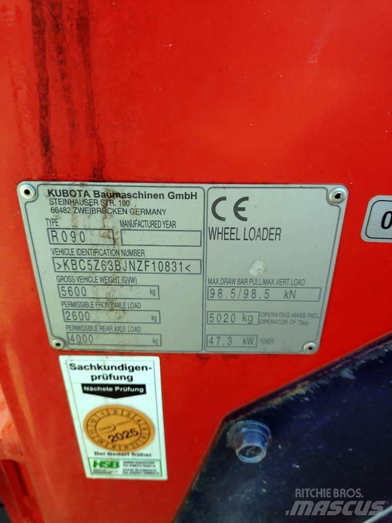 Kubota R 090 لوادر بعجل