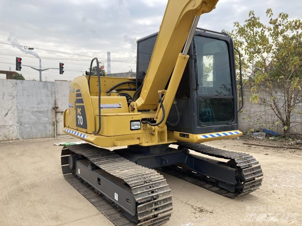Komatsu PC 70-8 حفارات زحافة