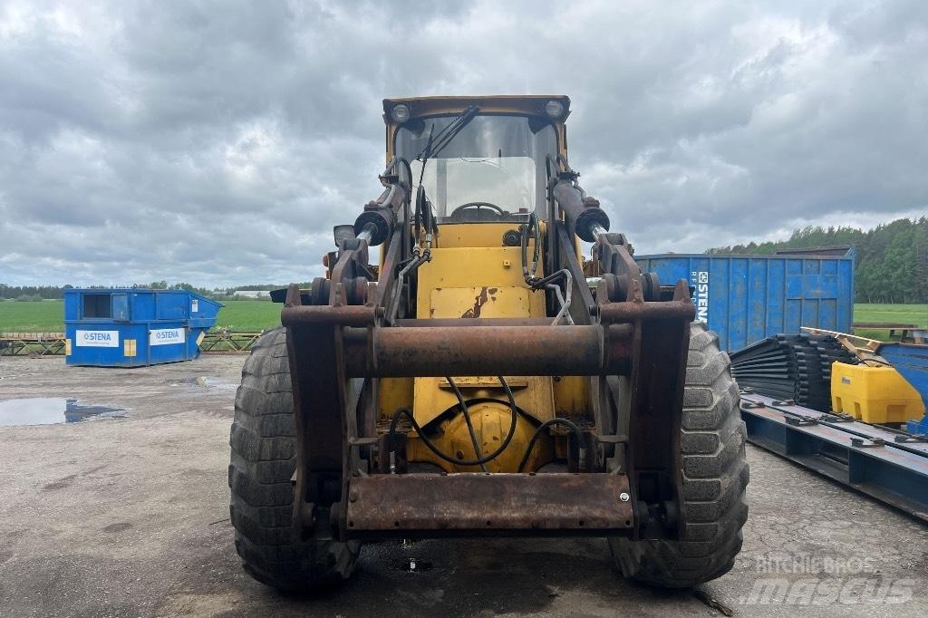 Volvo BM 4400 لوادر بعجل