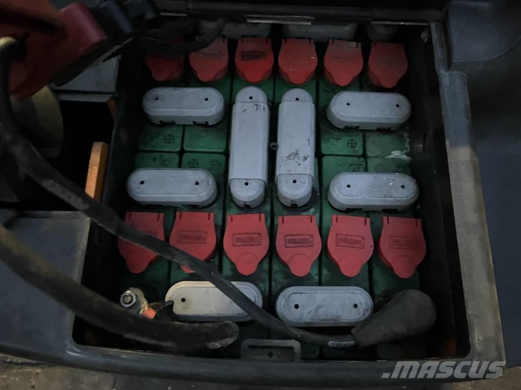 Still EGV12   V-4250 شاحنات مناولة ذاتية الدفع