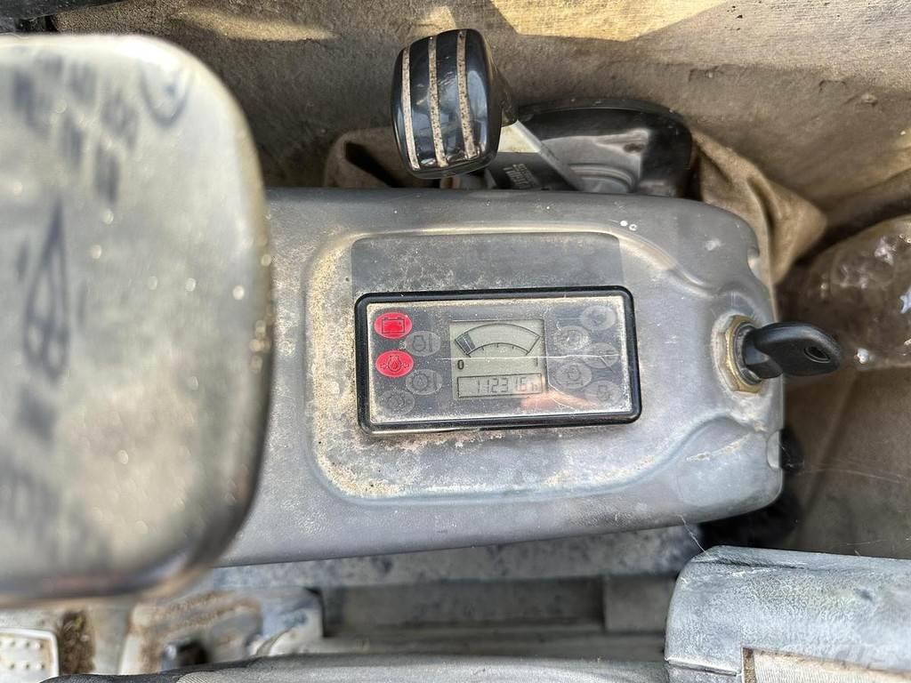 JCB 50 حفارات صغيرة أقل من 7 طن (حفارات صغيرة)