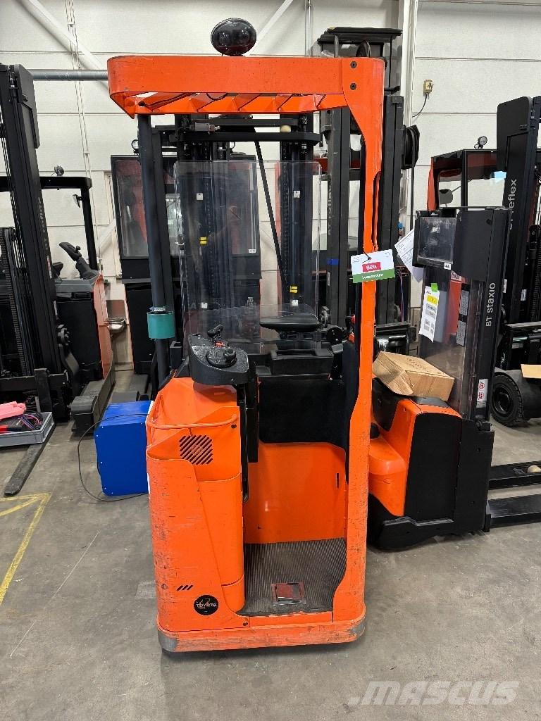 Toyota SSE135L شاحنات مناولة ذاتية الدفع