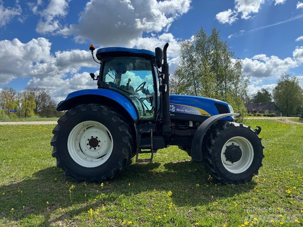 New Holland T 6070 الجرارات