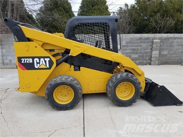 CAT 272 D لوادر انزلاقية التوجيه
