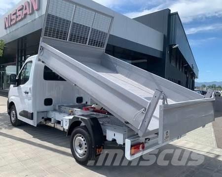 Nissan 3500 شاحنات قلابة