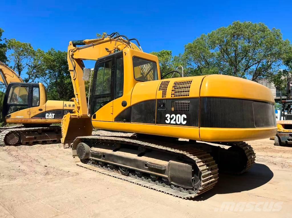 CAT 320 C L حفارات زحافة