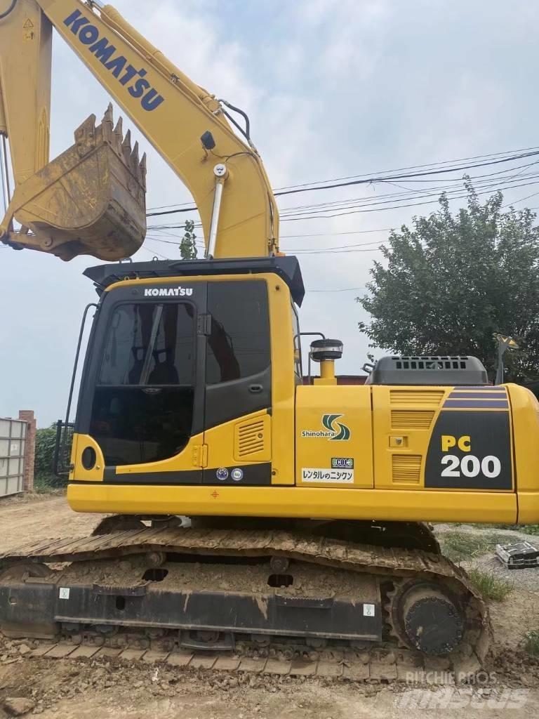 Komatsu pc200-8 حفارات زحافة
