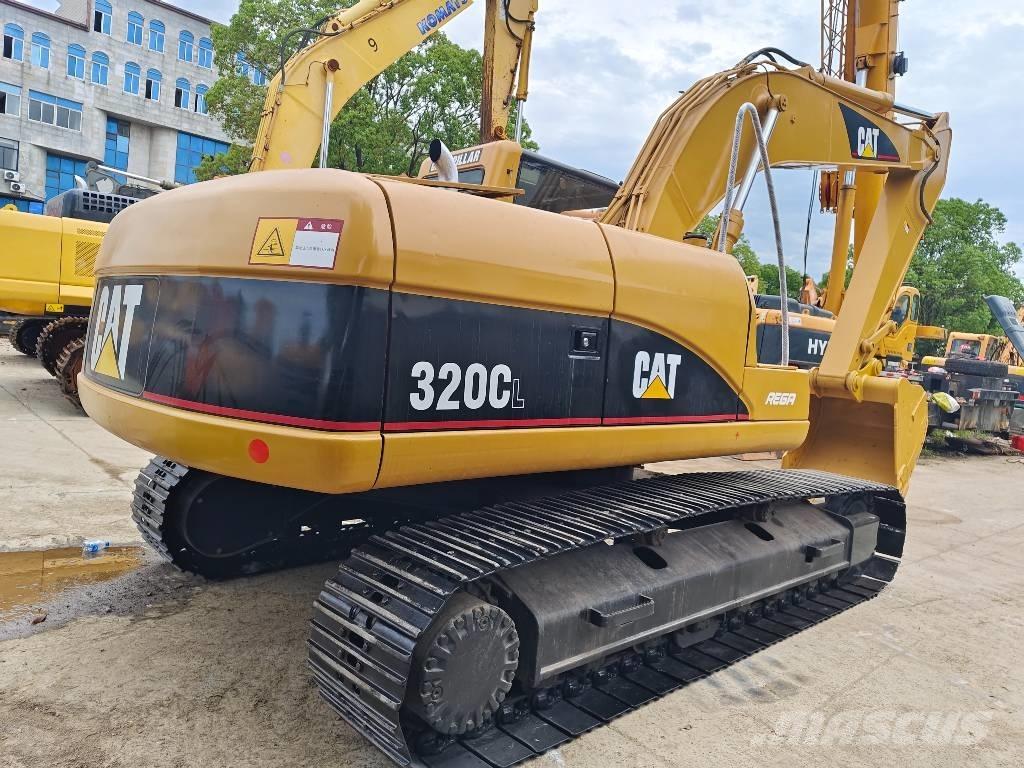 CAT 320 C L حفارات زحافة