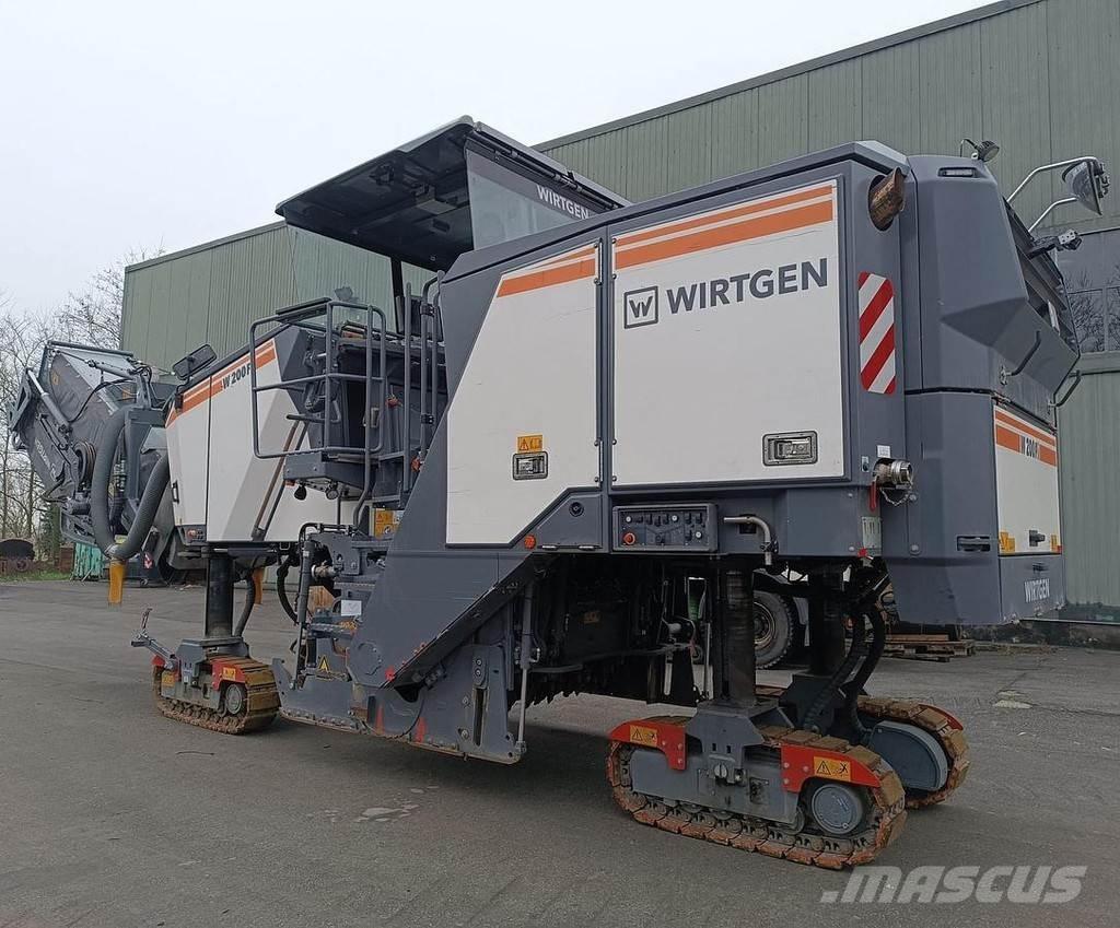 Wirtgen W200Fi ماكينات الحصاة والخرسانة