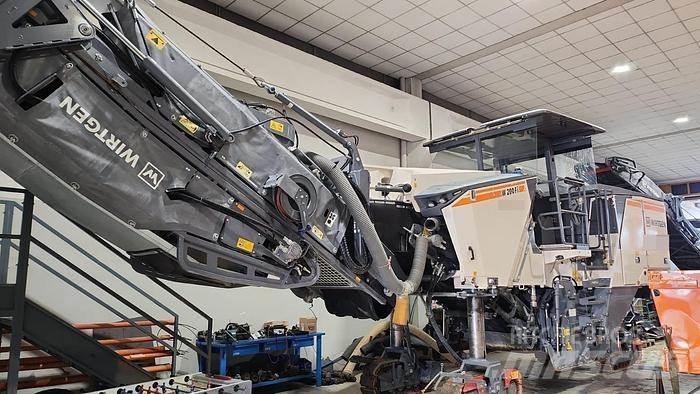 Wirtgen W200Fi ماكينات الحصاة والخرسانة